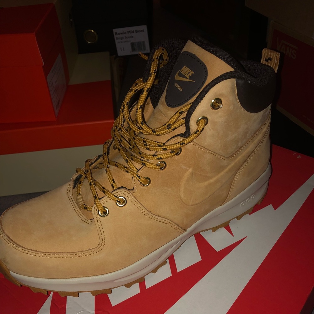 Nike boot manoa wheat brand new